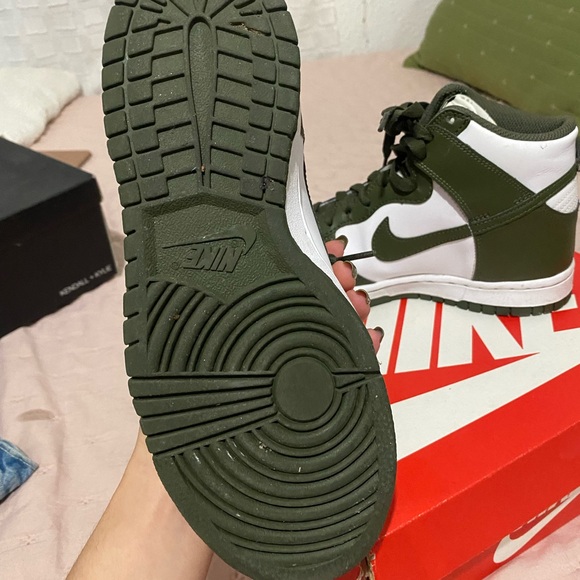 Army green Nike dunks - Picture 3 of 5